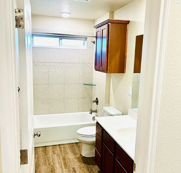 303 Green Valley Dr — Photo 5