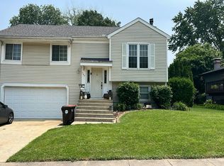 147 Tamarack Ave, Morton, IL 61550