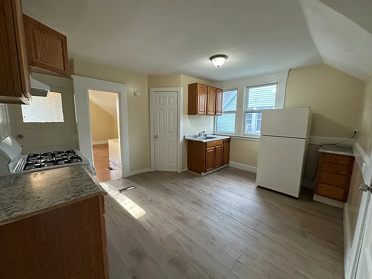 116 Sheffield Ave #3C — Photo 2
