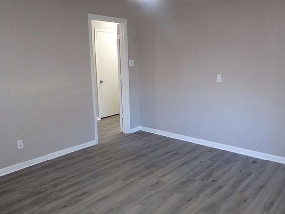 3rd image of 1803 NW 14th St APT B