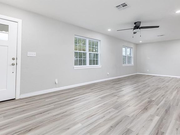 4th image of 3900 Cactus Dr