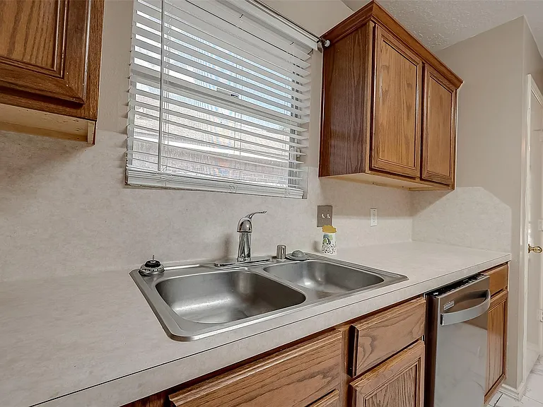 10902 Primrose Acres Ln — Photo 11