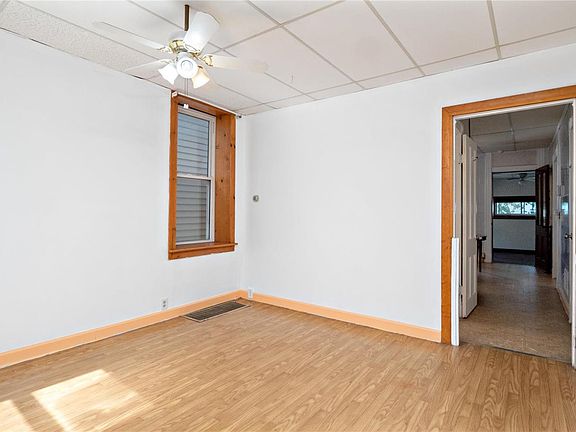 4th image of 4611 Newport Ave