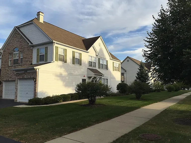 2880 Stonewater Dr — Photo 3