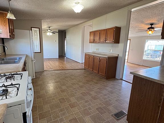 3rd image of 903 N Bobwhite Pl