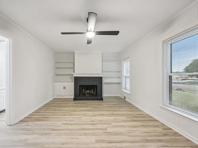 6137 Quince Rd — Photo 6