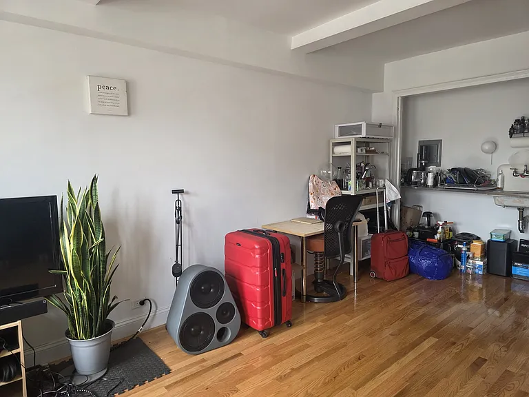 320 E 42nd St #2202 — Photo 3