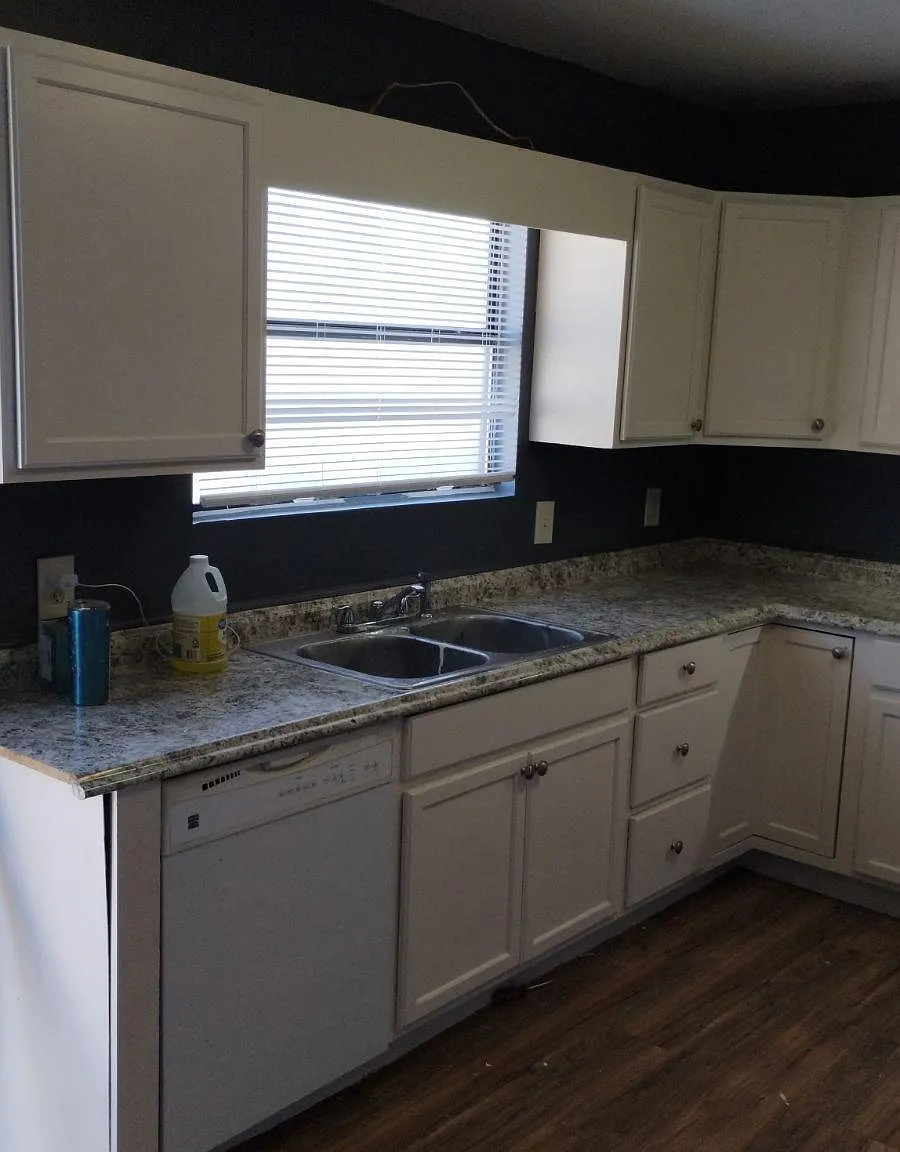 1110 Sheffield Ave — Photo 2