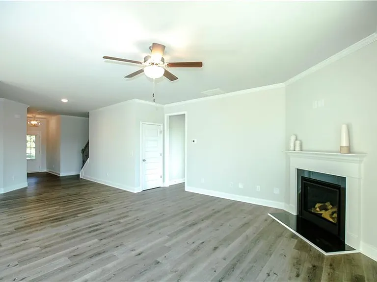 452 Hellen Valley Dr — Photo 5
