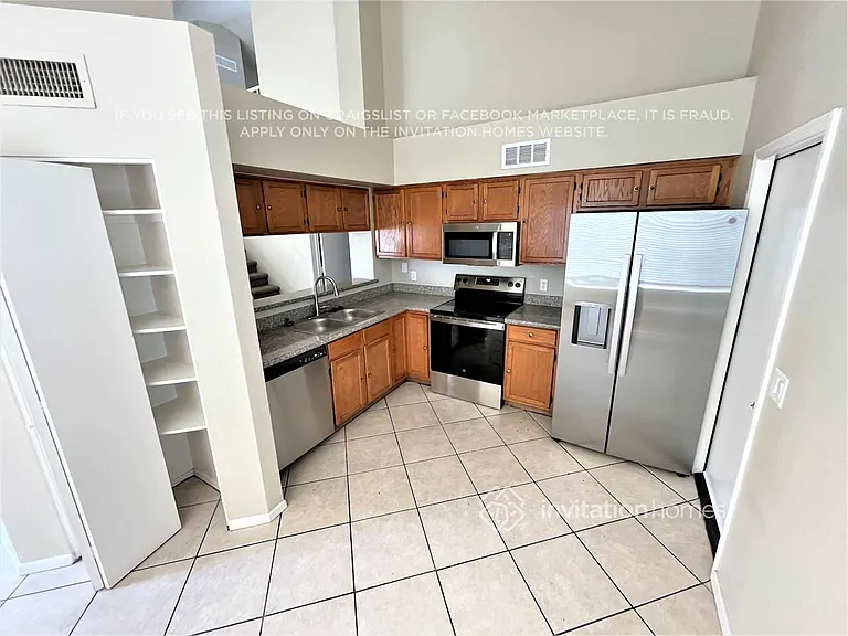 8849 W Fairmount Ave — Photo 6
