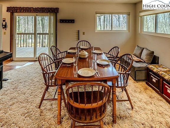 4th image of 102 N Hickory Lane
