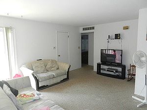 2nd image of 1285 Wicker St #1285 & 1287
