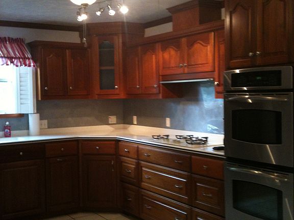 4th image of 1101 Jefferson Dr