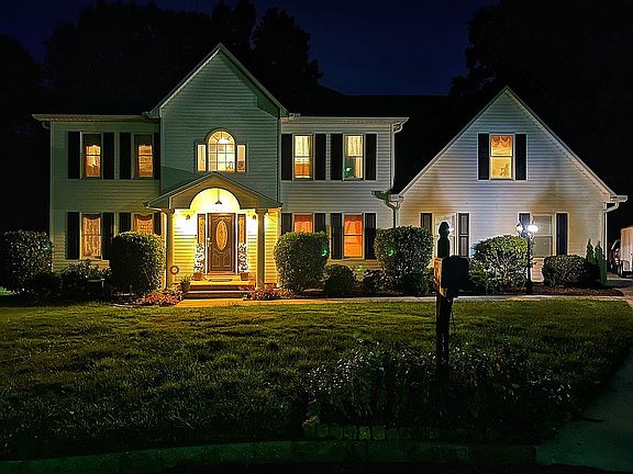2nd image of 115 Chase Woods Ct