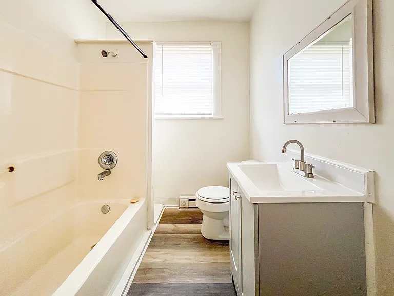 1102 Custer St — Photo 9