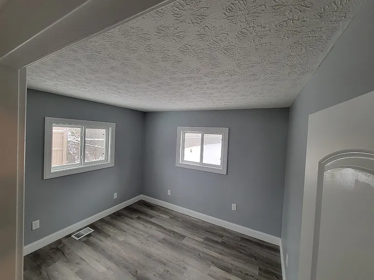 1946 Rocklyn Dr — Photo 11