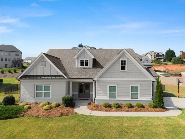 5700 Meadow View Dr, Jefferson, GA 30549