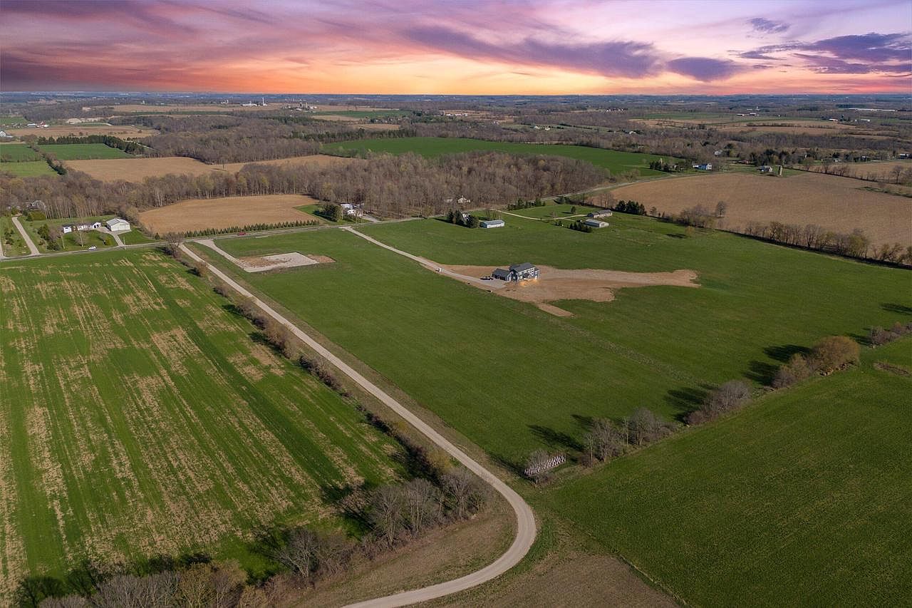 N3996 COUNTY ROAD A WEST West, Cascade, WI 53011 | Zillow