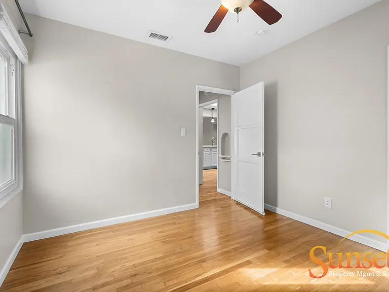 4256 Napier St — Photo 9