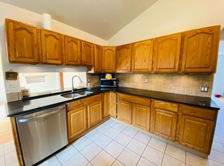 2070 McGregor Rd, Ypsilanti, MI 48198