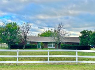 4621 Knight Ln, Krum, TX 76249