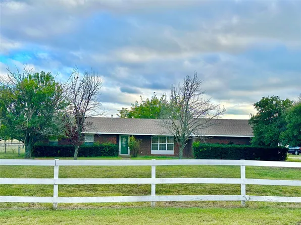 4621 Knight Ln, Krum, TX 76249