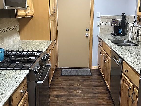 4th image of 48081 Bayshore Dr