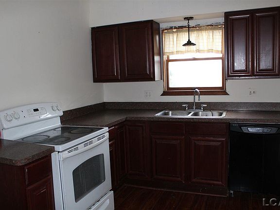 3rd image of 9426 Centennial Rd