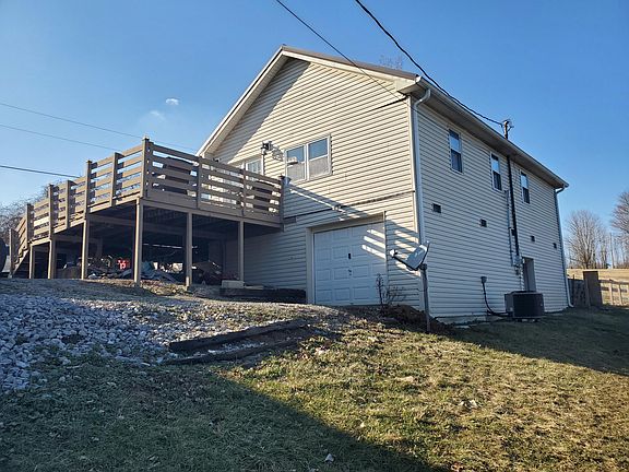 3rd image of 569 E Ridge Rd