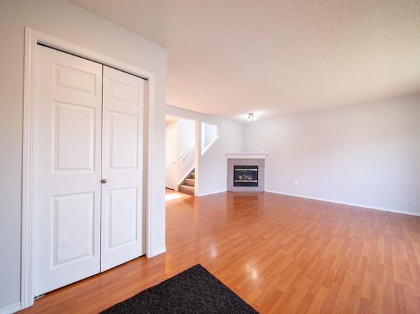 317 85th St SW, Edmonton, AB T6X 1H7