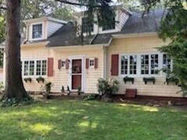 443 Edinboro Rd, Staten Island, NY 10306