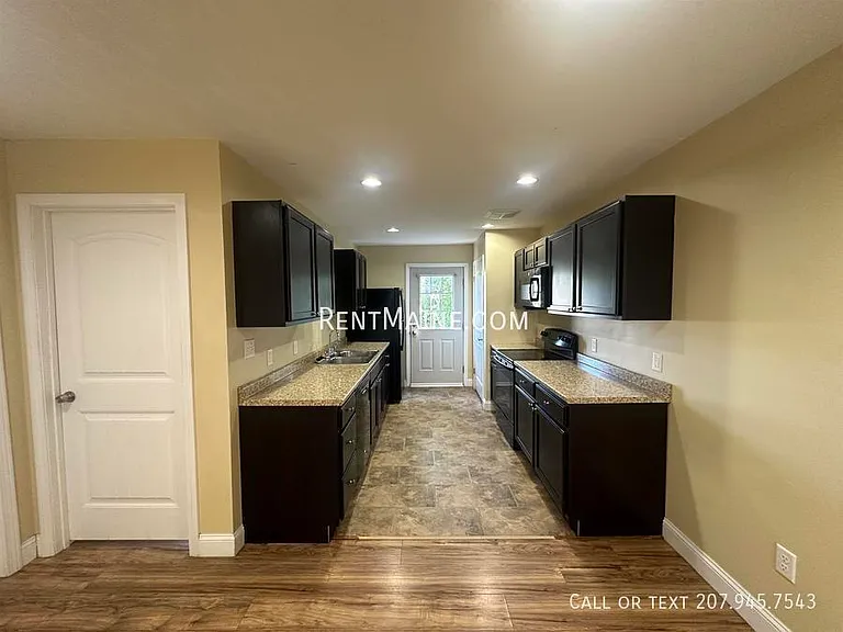 37 Basketball Ct — Photo 2