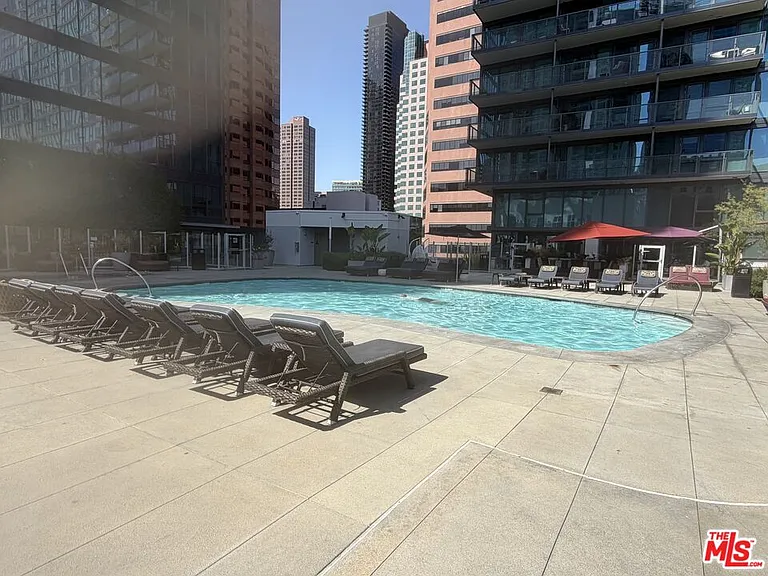 901 S Flower St #613 — Photo 40