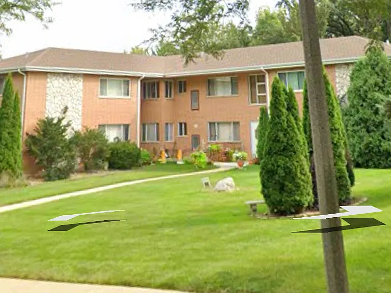 19 W Walnut Ct #4 — Photo 1