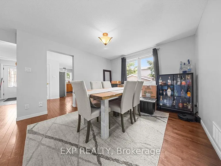 32 Flanders St — Photo 12