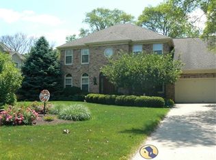 1510 W Wiesbrook Rd, Wheaton, IL 60189
