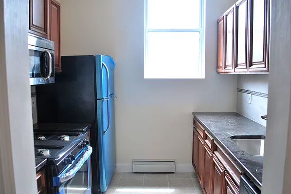 Rented by HOTPROPERTY NYC LLC | media 31