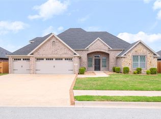 310 Chaparral St, Centerton, AR 72719