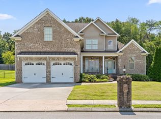 8858 McKenzie Farm Dr, Ooltewah, TN 37363