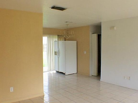 3rd image of 164 La Paz Dr