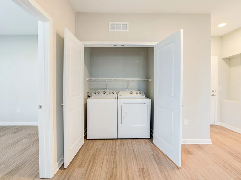 The Pointe at Siena Ridge 55+ Active Adult Apartment Homes — Photo 25