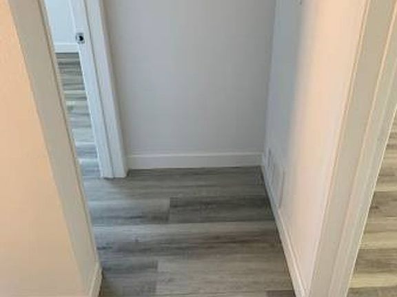 4th image of 2351 Warwick Ave APT 20