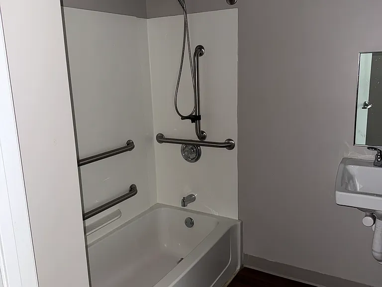 863 W Fayette St — Photo 5