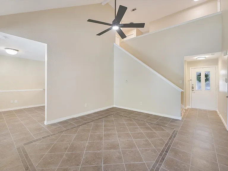 6808 Luckenbach Ln — Photo 3