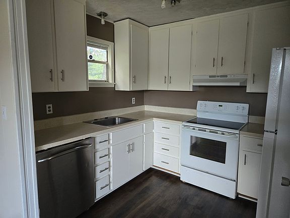 5th image of 665 Heron St SE