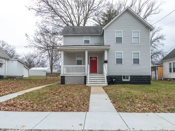 1010 E Oak St, Taylorville, IL 62568