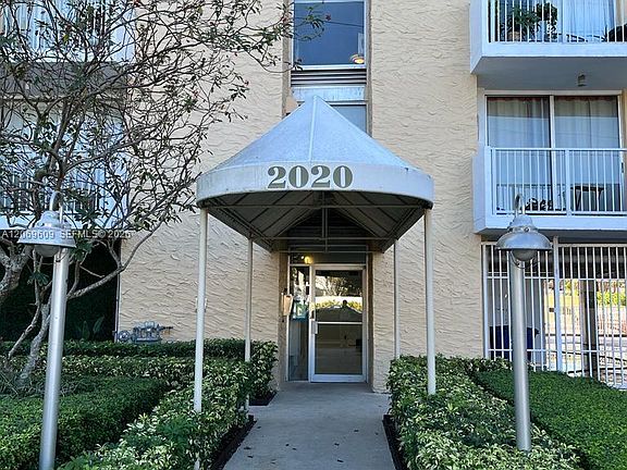 5th image of 2020 NE 135th St APT 609