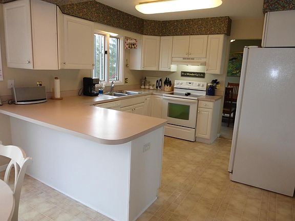 3rd image of 1280 Woodland Ct