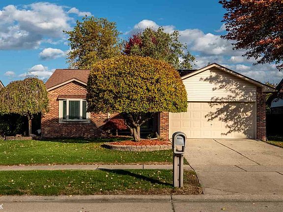 3rd image of 41208 Ironwood Dr