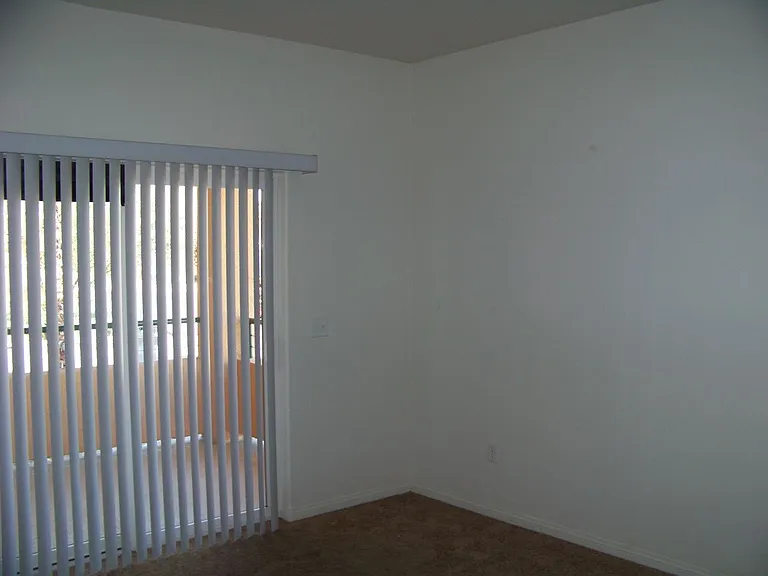 400 Hillside Dr — Photo 12